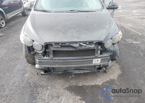 2013 Chevrolet Sonic Lt Auto z USA, uszkodzony, nr VIN 1G1JC5SB4D4189413